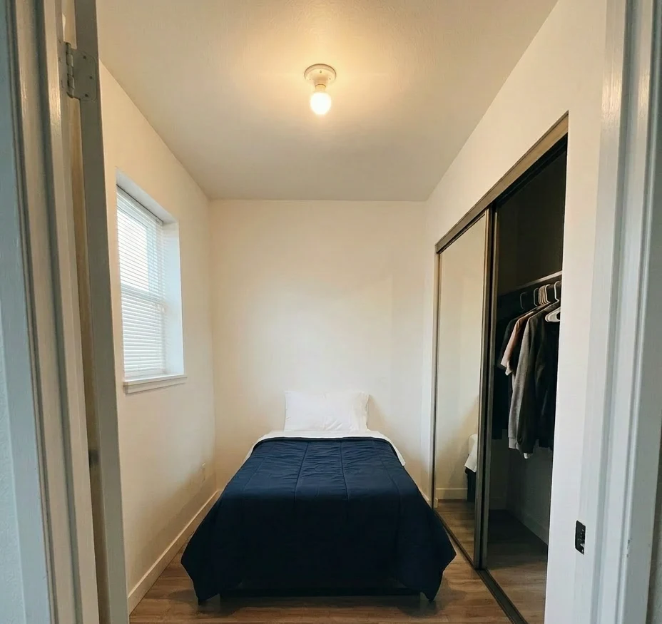 Original room with precise spot edits pinned before generating in idori